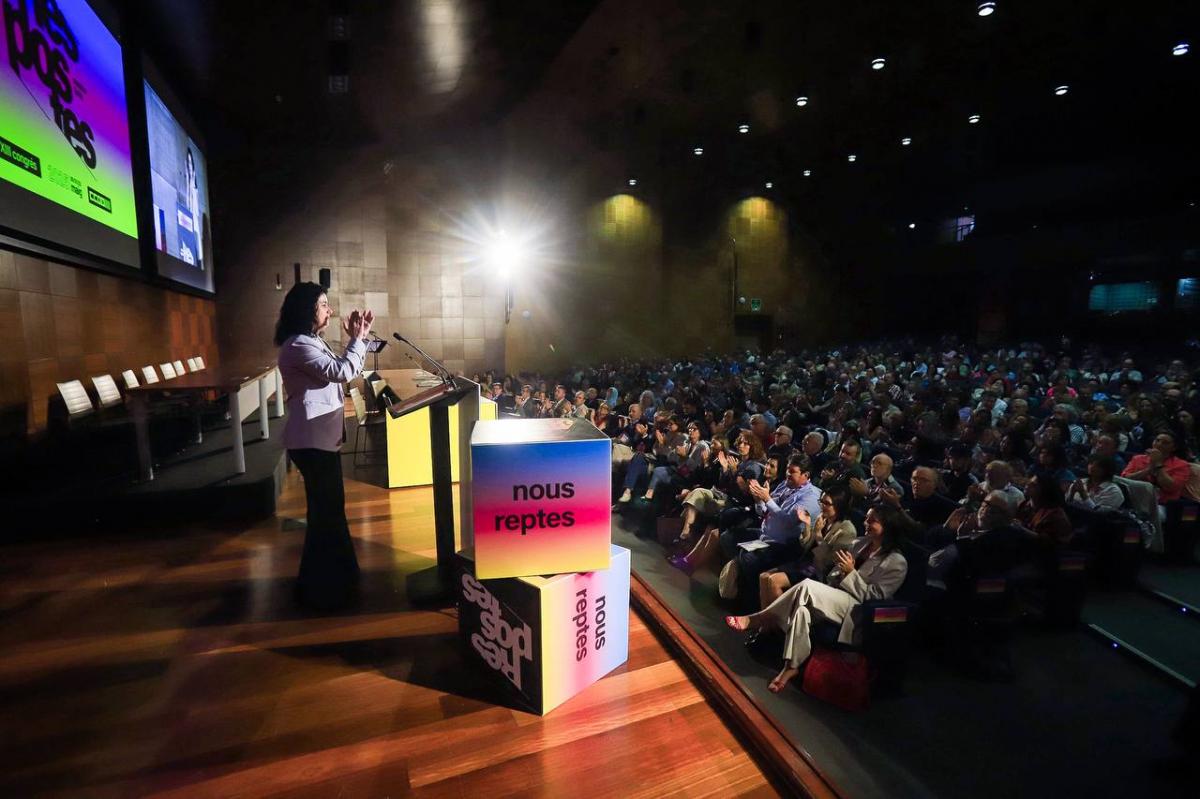 Ana Garcia s'adrea al plenari