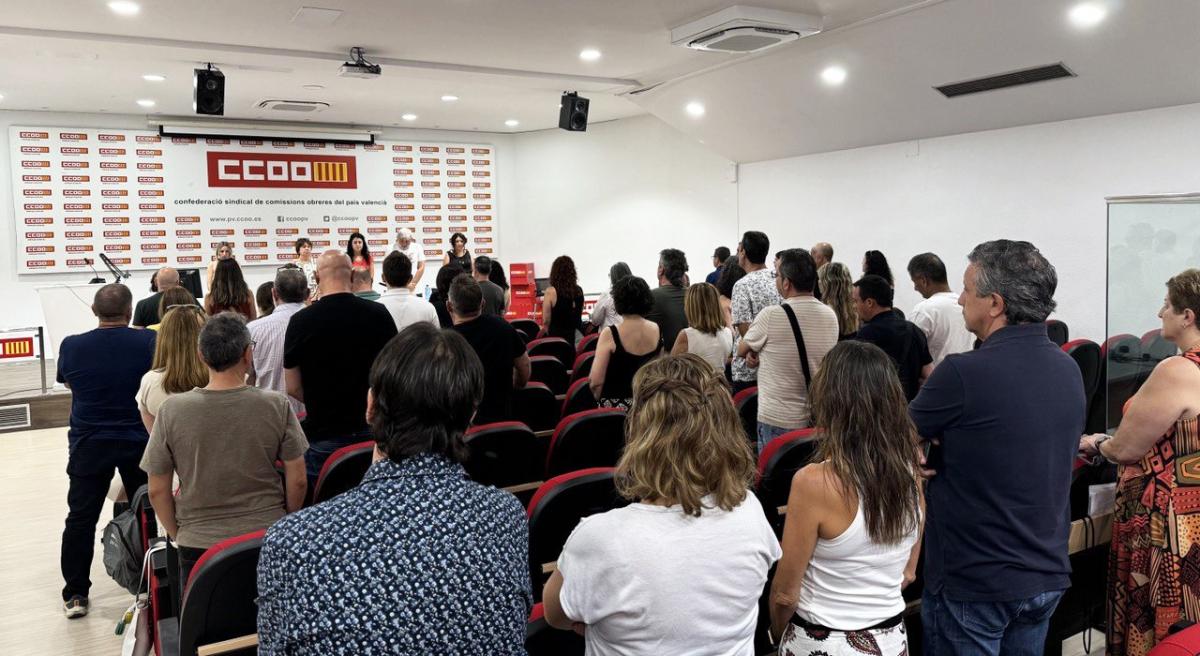 Minut de silenci al comenament del Consell confederal de CCOO PV, en rebuig a la violncia masclista i en record de les vctimes.